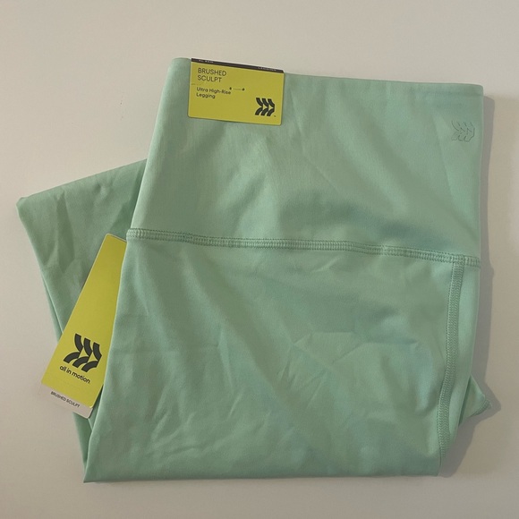 All in Motion™ Brushed Sculpt Ultra High Rise Leggings - Picture 3 of 6